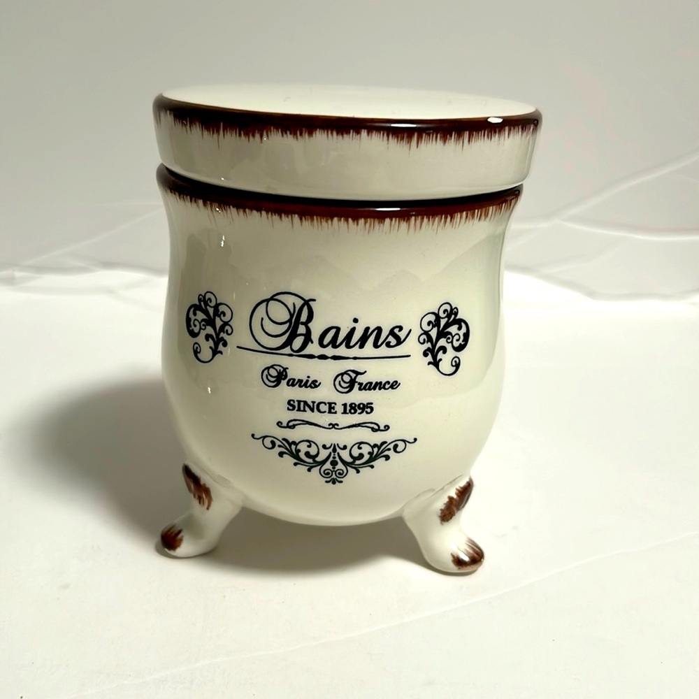 Cute decorative container from pier one